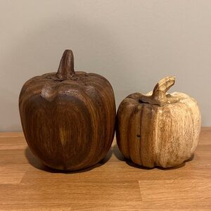 Threshold wooden pumpkins